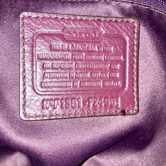 Burgundy Coach bag minimal signs of wear - Picture 4 of 11